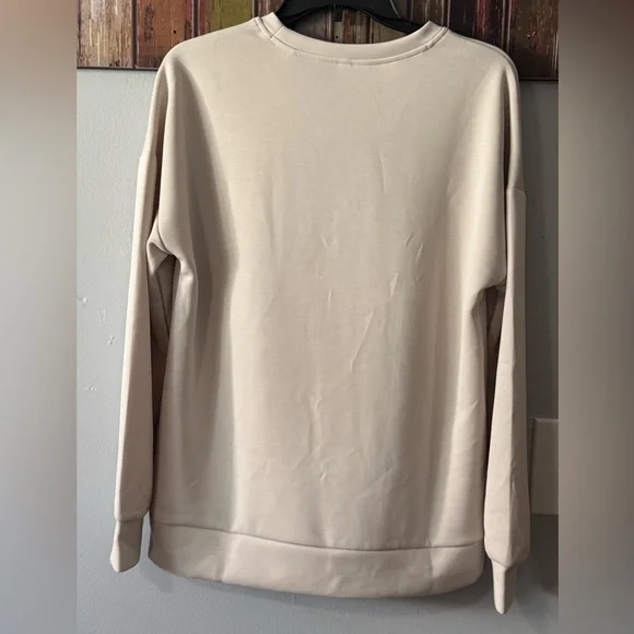 LazyPants Women's set Luxe Crewneck pull over  and shorts - Picture 7 of 9